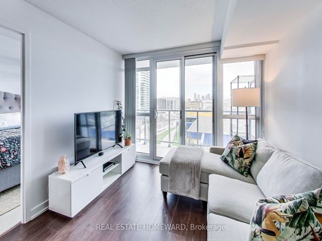 702 - 121 Mcmahon Dr
