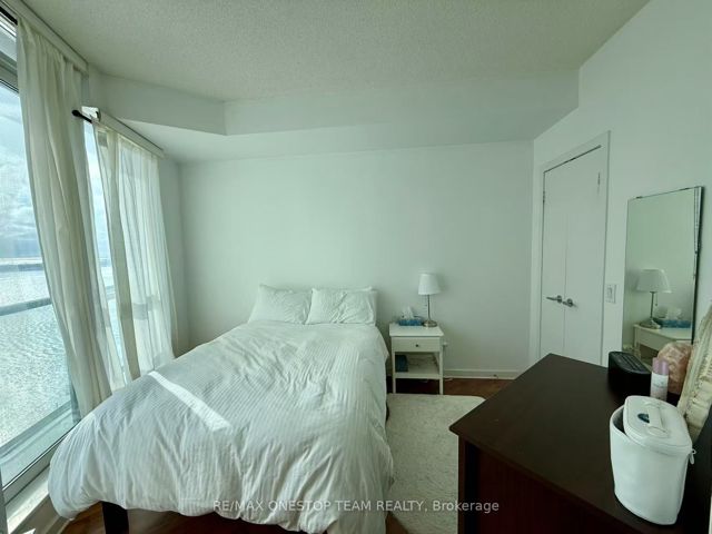 2505 - 8 York St