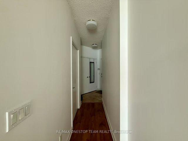 2505 - 8 York St