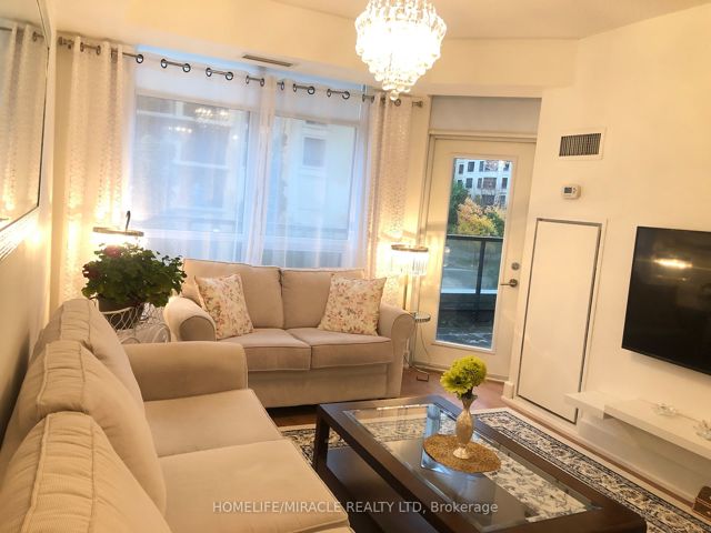 207 - 676 Sheppard Ave E