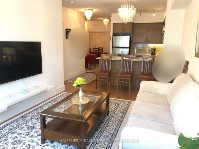 207 - 676 Sheppard Ave E