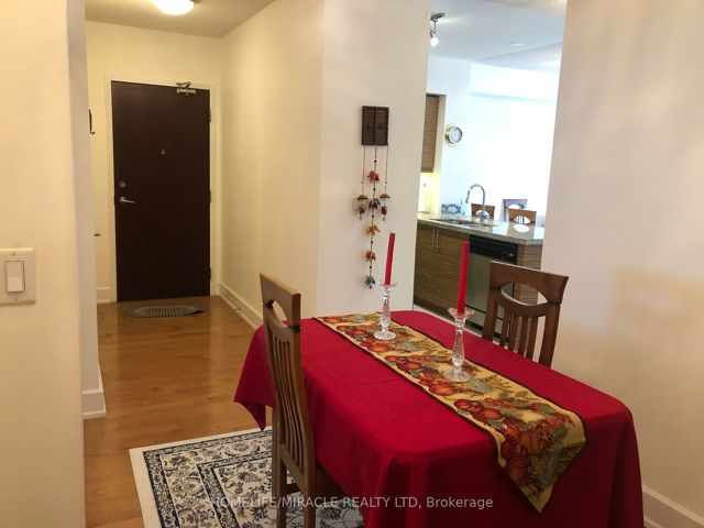 207 - 676 Sheppard Ave E