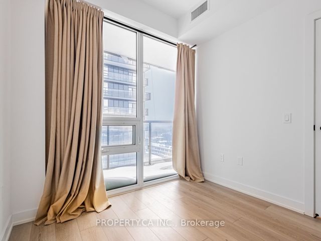 1309 - 127 Broadway Ave
