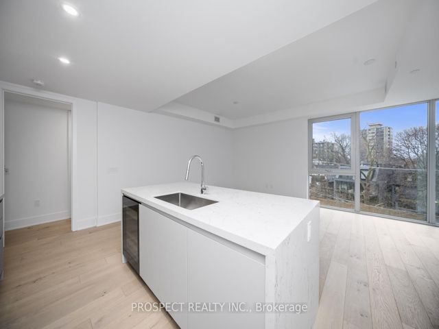 403 - 346 Davenport Rd E