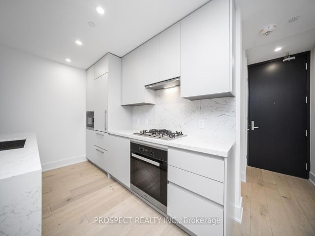 403 - 346 Davenport Rd E