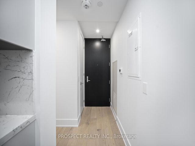 403 - 346 Davenport Rd E