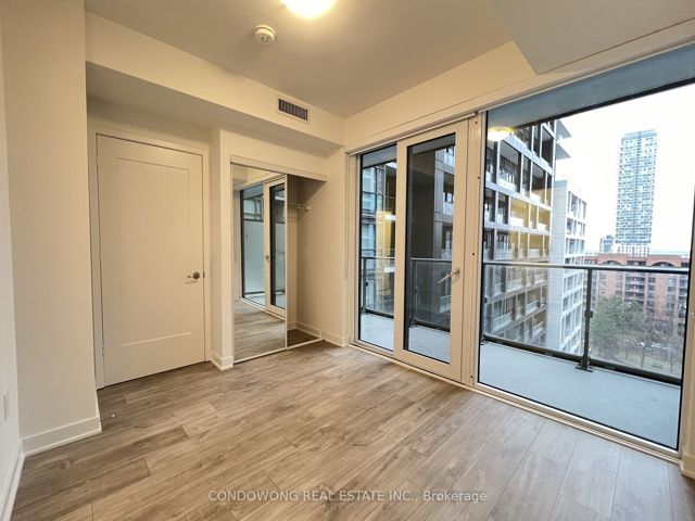 836 - 135 Lower Sherbourne St