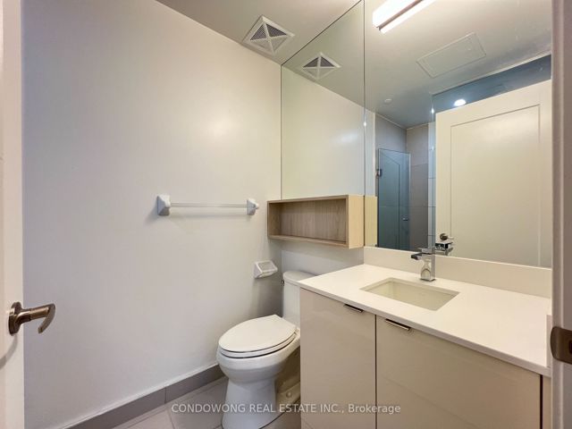 836 - 135 Lower Sherbourne St