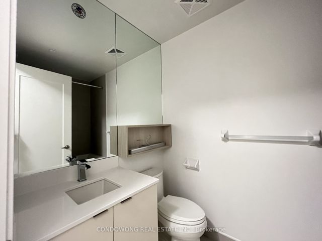 836 - 135 Lower Sherbourne St