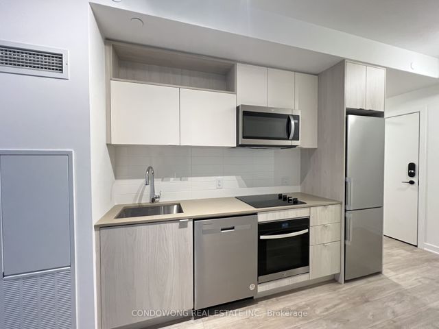 836 - 135 Lower Sherbourne St