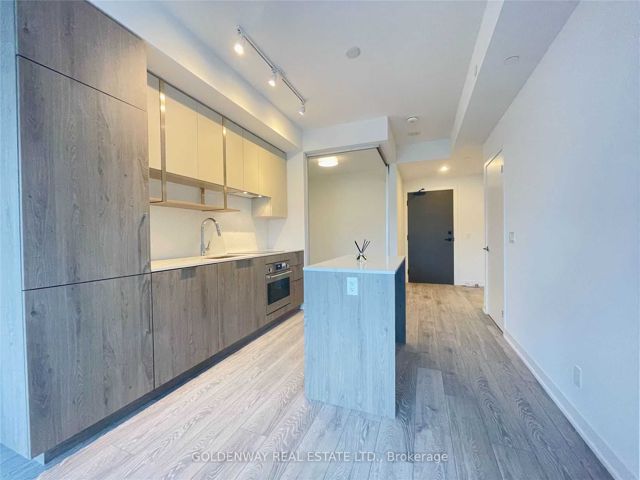 1203 - 15 Holmes Ave