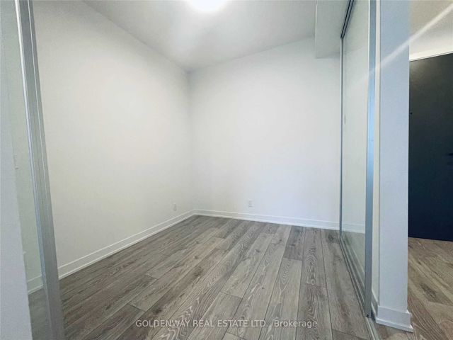 1203 - 15 Holmes Ave