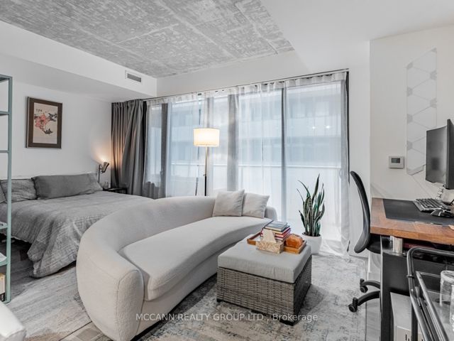 332 - 161 Roehampton Ave