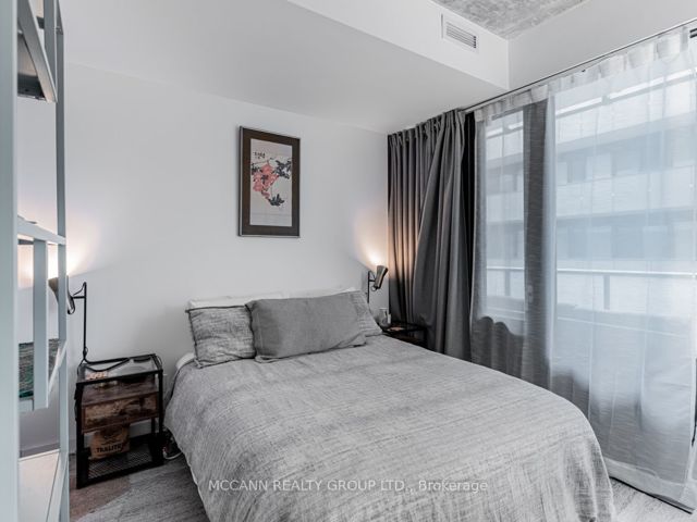 332 - 161 Roehampton Ave