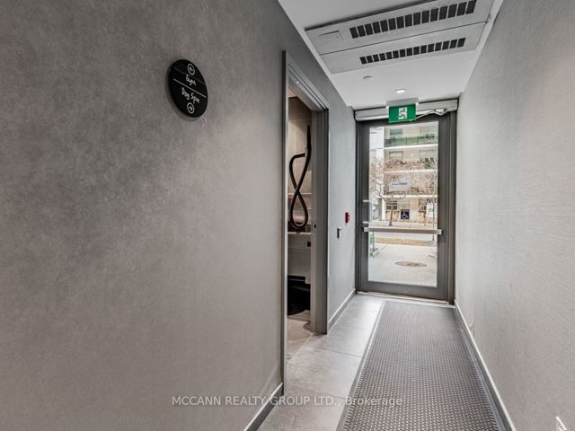 332 - 161 Roehampton Ave