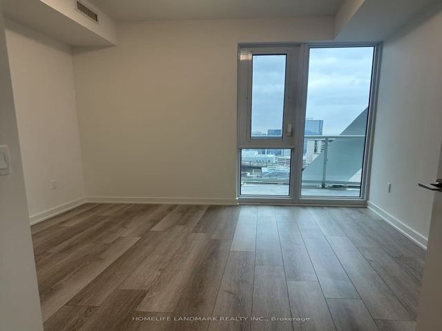 3513 - 230 Simcoe St
