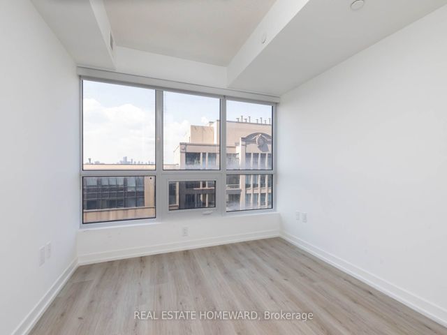 1305 - 395 Bloor St E