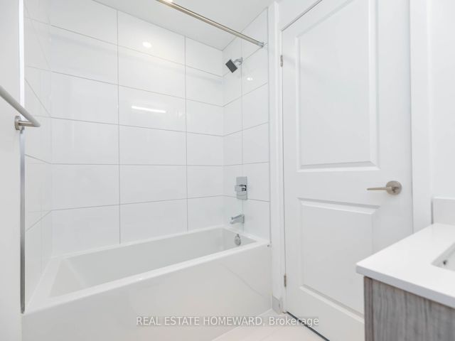 1305 - 395 Bloor St E