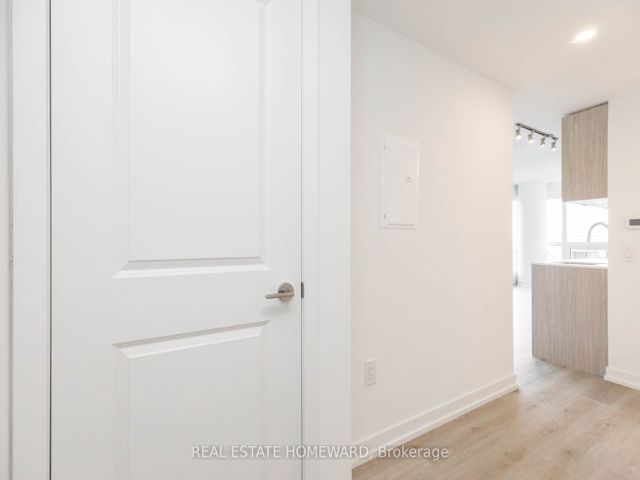 1305 - 395 Bloor St E