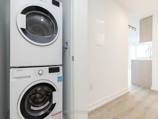 1305 - 395 Bloor St E