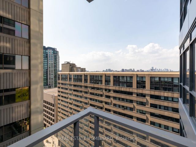 1305 - 395 Bloor St E