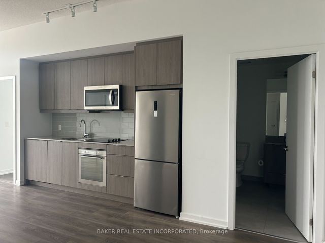 216 - 36 Forest Manor Rd