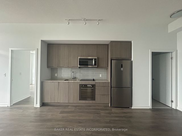 216 - 36 Forest Manor Rd
