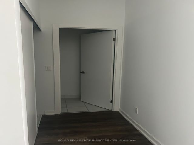216 - 36 Forest Manor Rd
