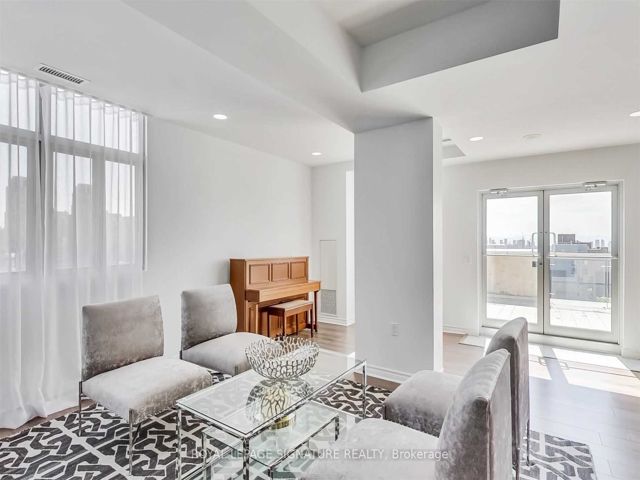 201 - 15 Maplewood Ave