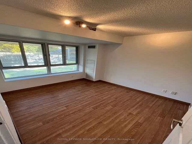 201 - 15 Maplewood Ave