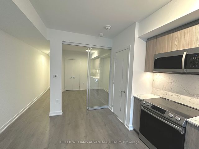 2306 - 357 King St W