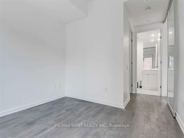 412 - 60 Colborne St