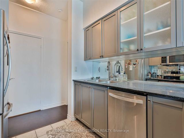 Lph6 - 410 Queens Quay W