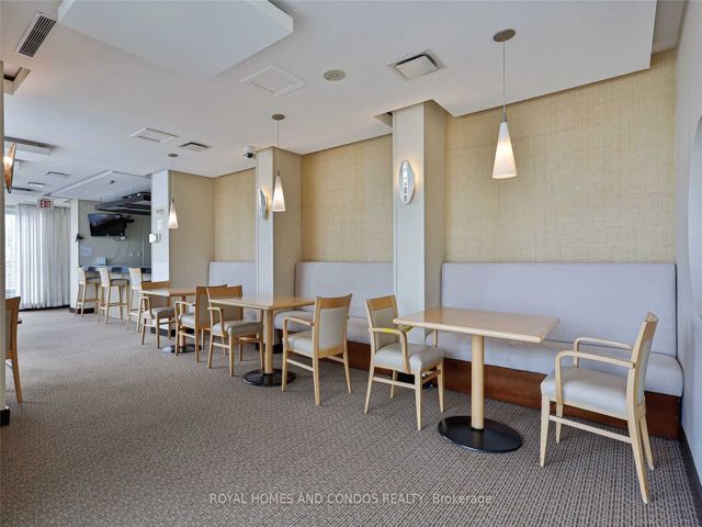 Lph6 - 410 Queens Quay W