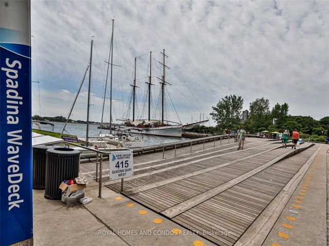 Lph6 - 410 Queens Quay W