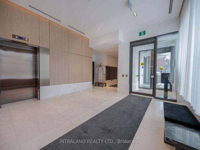 606 - 1181 Queen St W