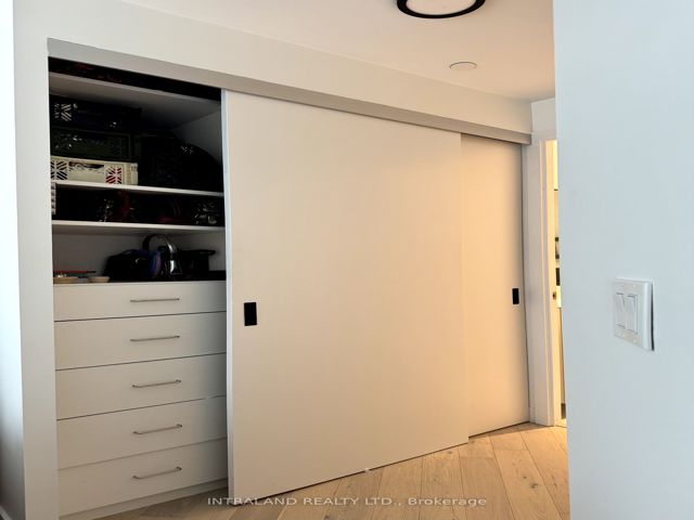 606 - 1181 Queen St W
