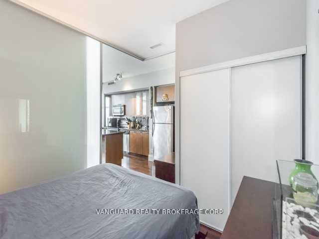 2403 - 33 Mill St