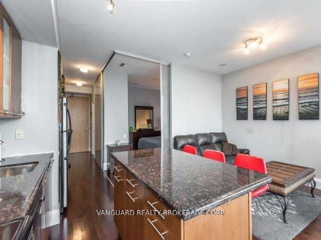2403 - 33 Mill St
