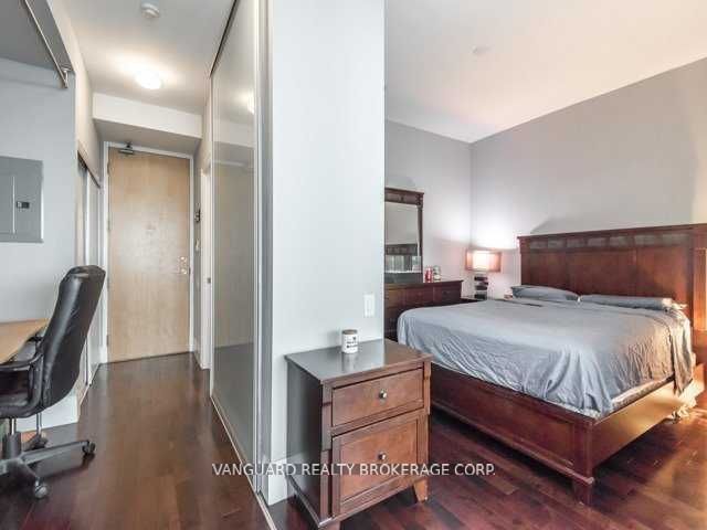 2403 - 33 Mill St