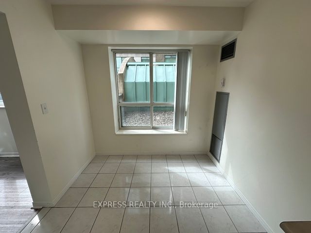 215 - 39 Pemberton Ave