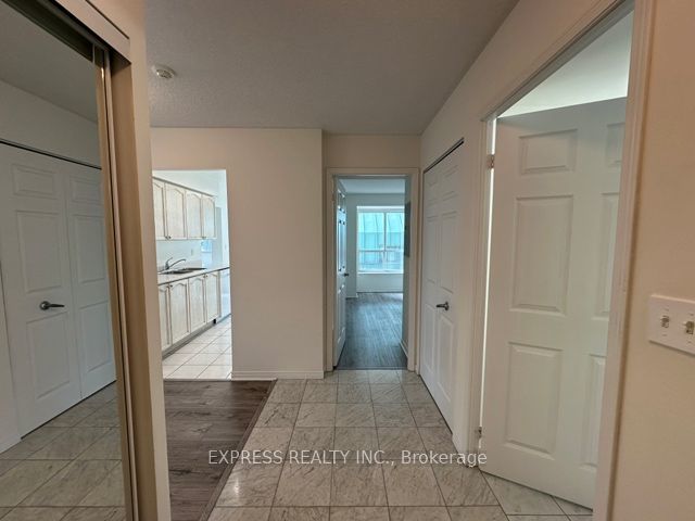 215 - 39 Pemberton Ave
