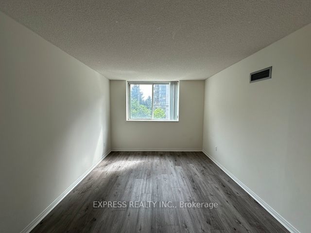 215 - 39 Pemberton Ave