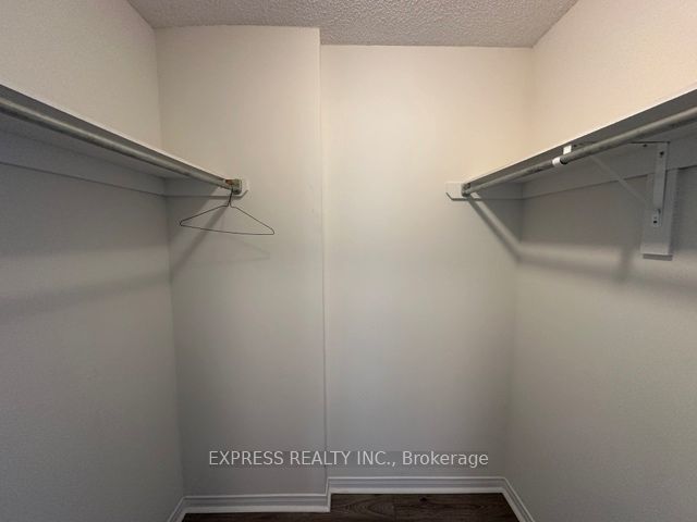215 - 39 Pemberton Ave