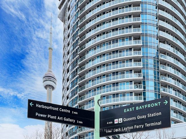1813 - 208 Queens Quay W