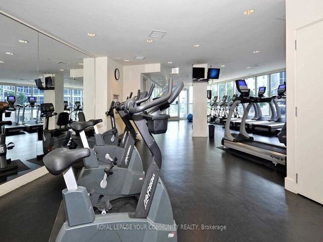 1813 - 208 Queens Quay W