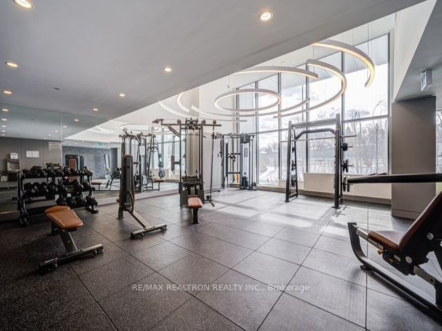 711 - 25 Mcmahon Dr