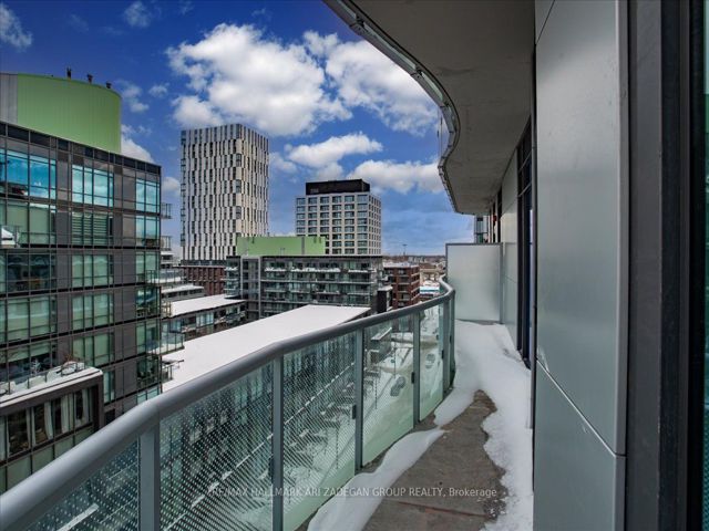 905 - 425 Front St E