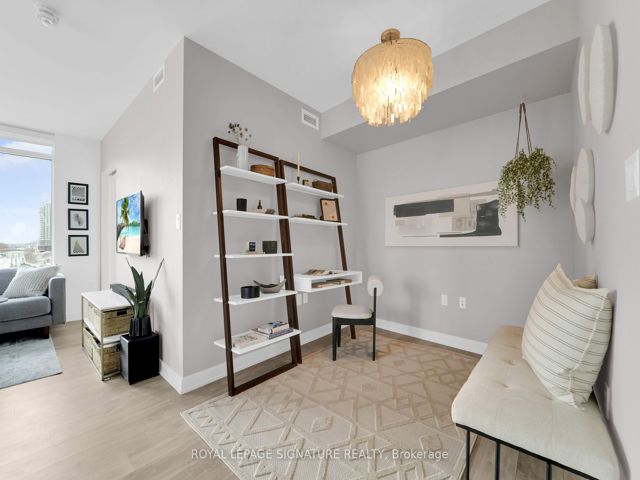 406 - 27 Bathurst St