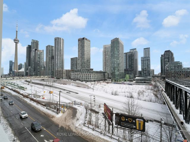 406 - 27 Bathurst St